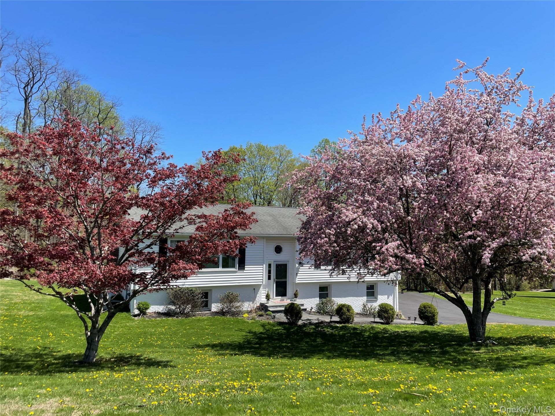 4 Stonewall Farm Road, Mahopac, NY 10541 Main Photo