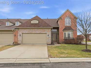 37225 Berkleigh Court, Farmington Hills, MI 48331