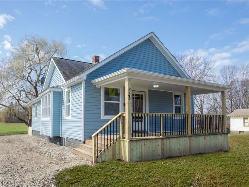 228 Center Street, Hubbard, OH 44425 Photo 2