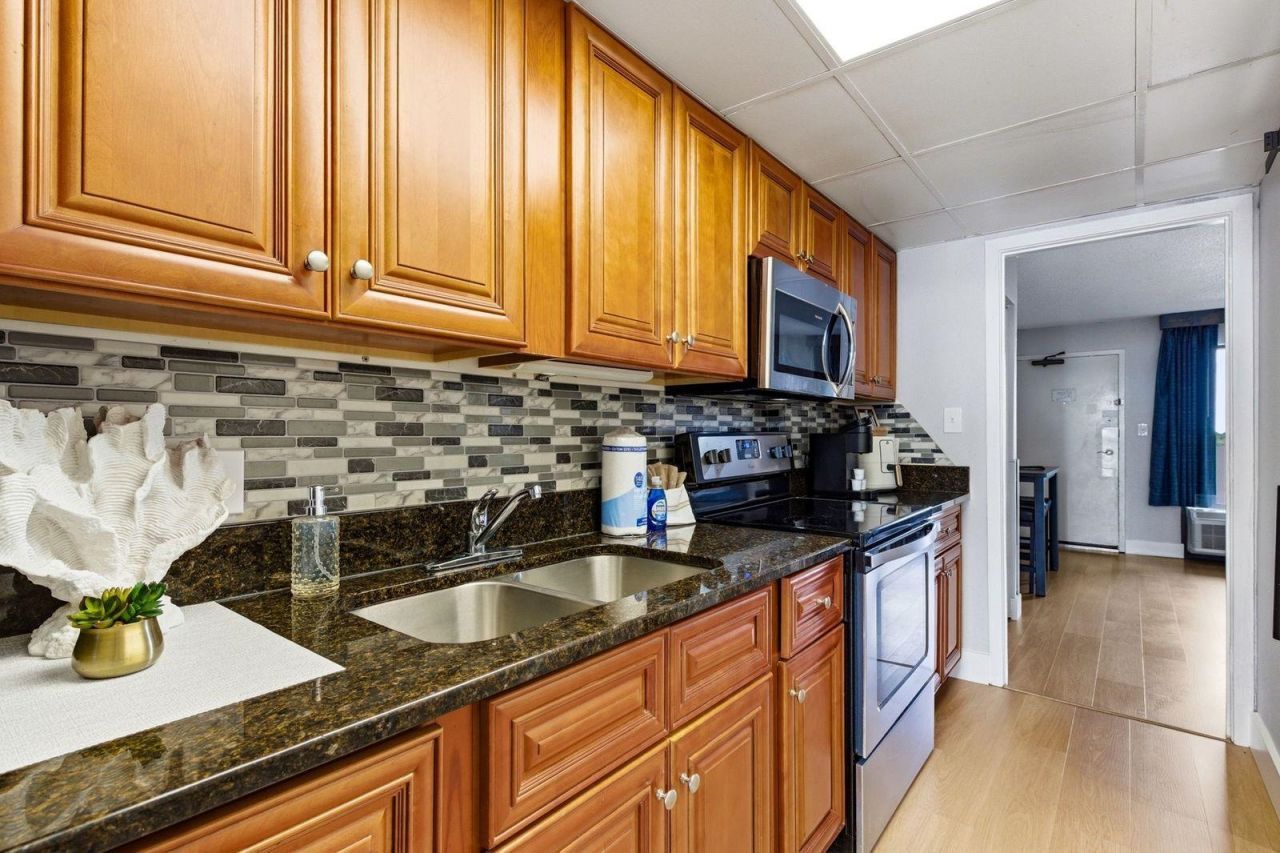 1501 S Ocean Blvd. Photo 9