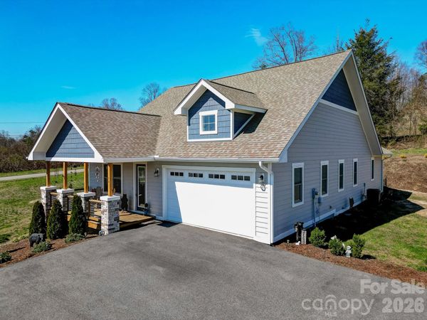 35 Cider Hill Lane, Hendersonville, NC 28792