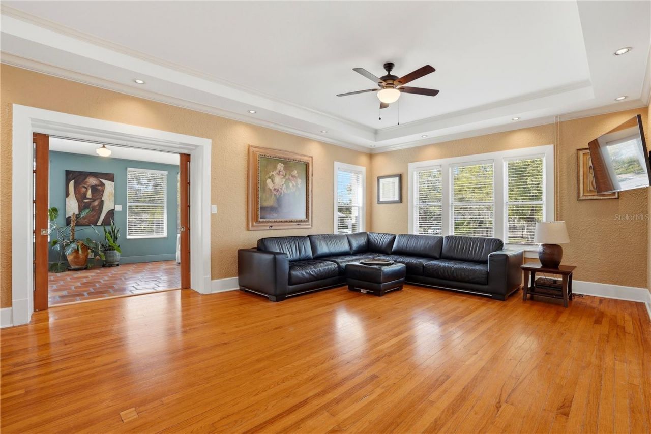 241 72nd Street N, Saint Petersburg, FL 33710 Photo