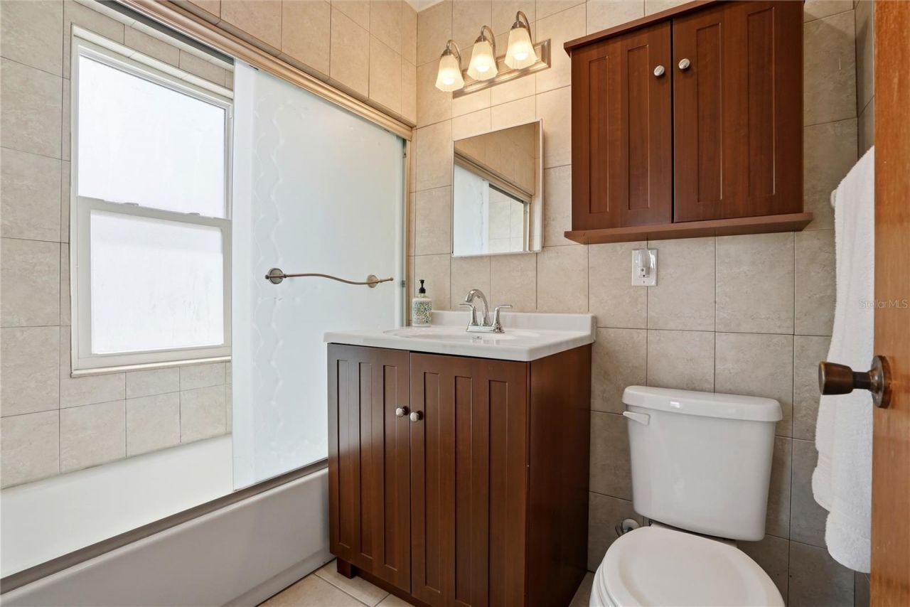 241 72nd Street N, Saint Petersburg, FL 33710 Photo