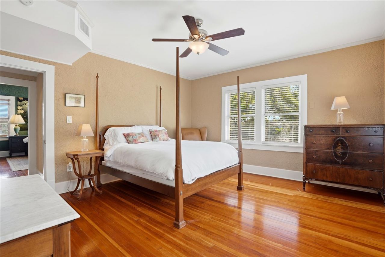 241 72nd Street N, Saint Petersburg, FL 33710 Photo