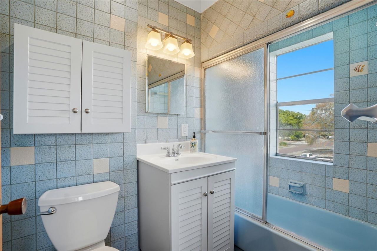 241 72nd Street N, Saint Petersburg, FL 33710 Photo