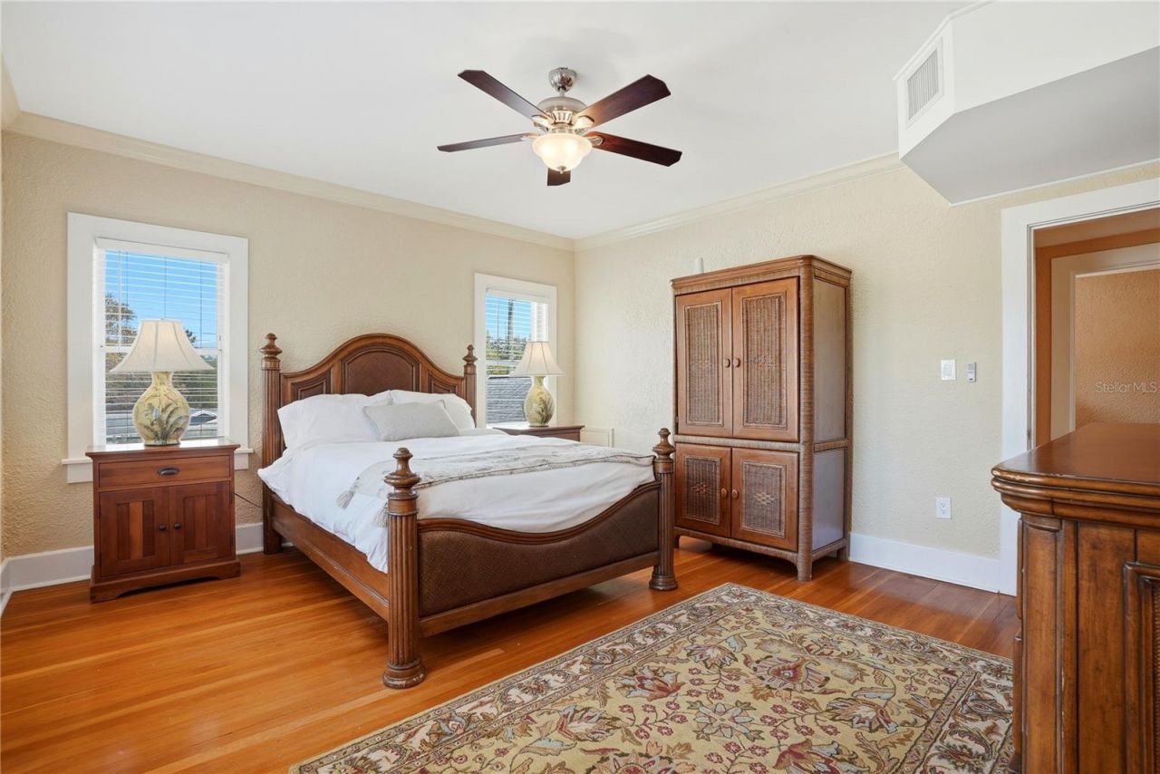 241 72nd Street N, Saint Petersburg, FL 33710 Photo