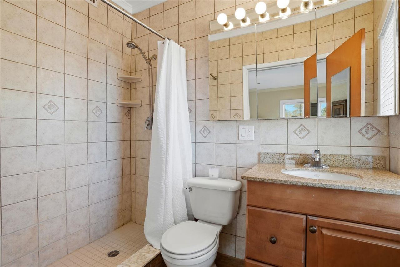 241 72nd Street N, Saint Petersburg, FL 33710 Photo