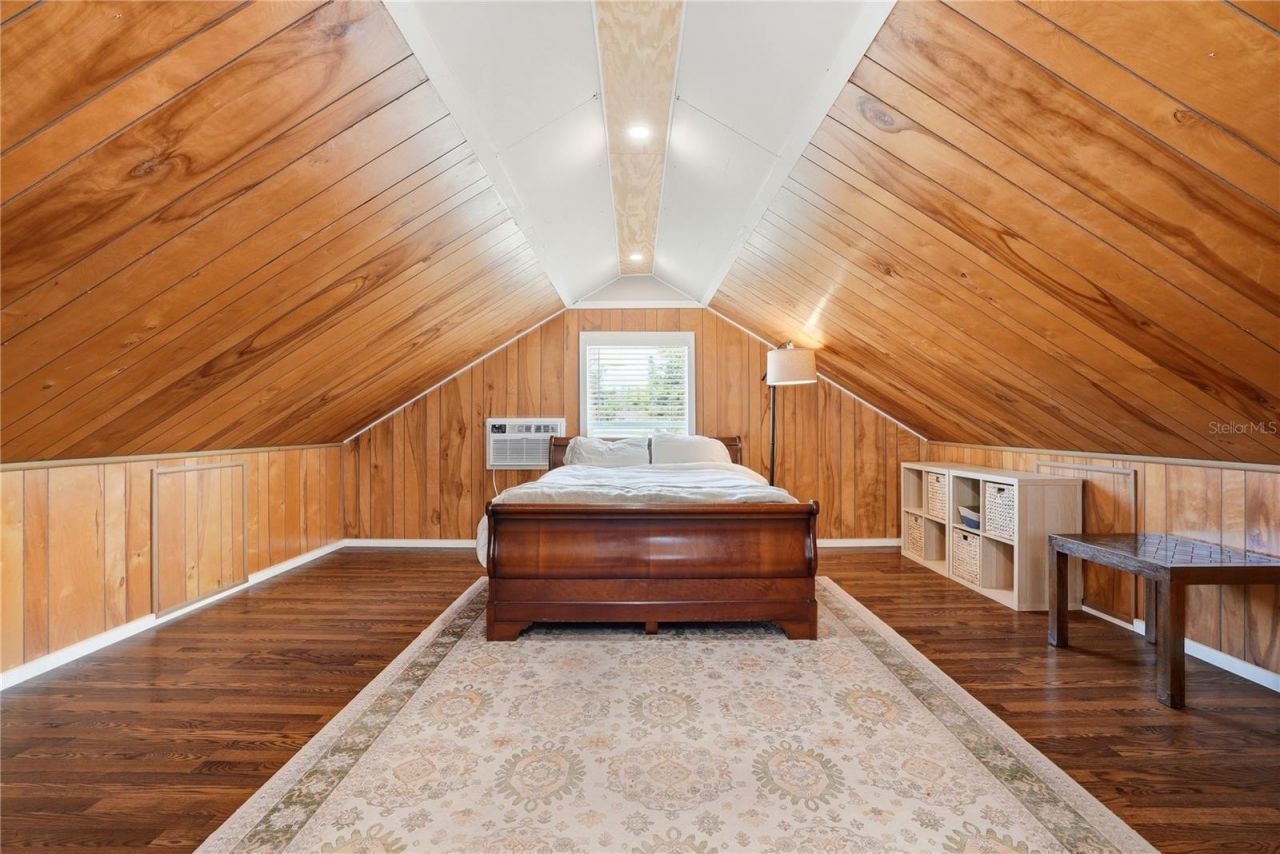 241 72nd Street N, Saint Petersburg, FL 33710 Photo