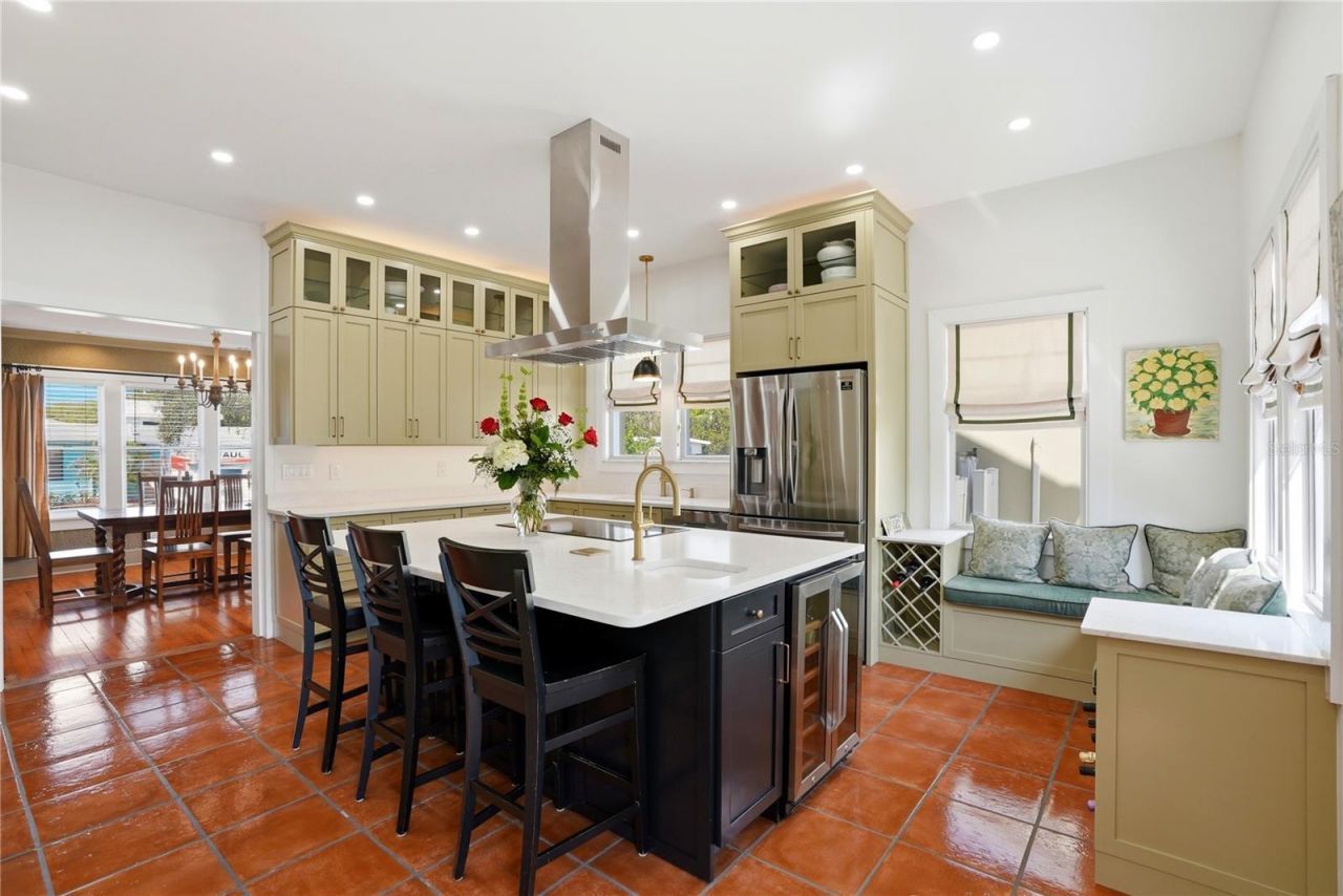 241 72nd Street N, Saint Petersburg, FL 33710 Photo