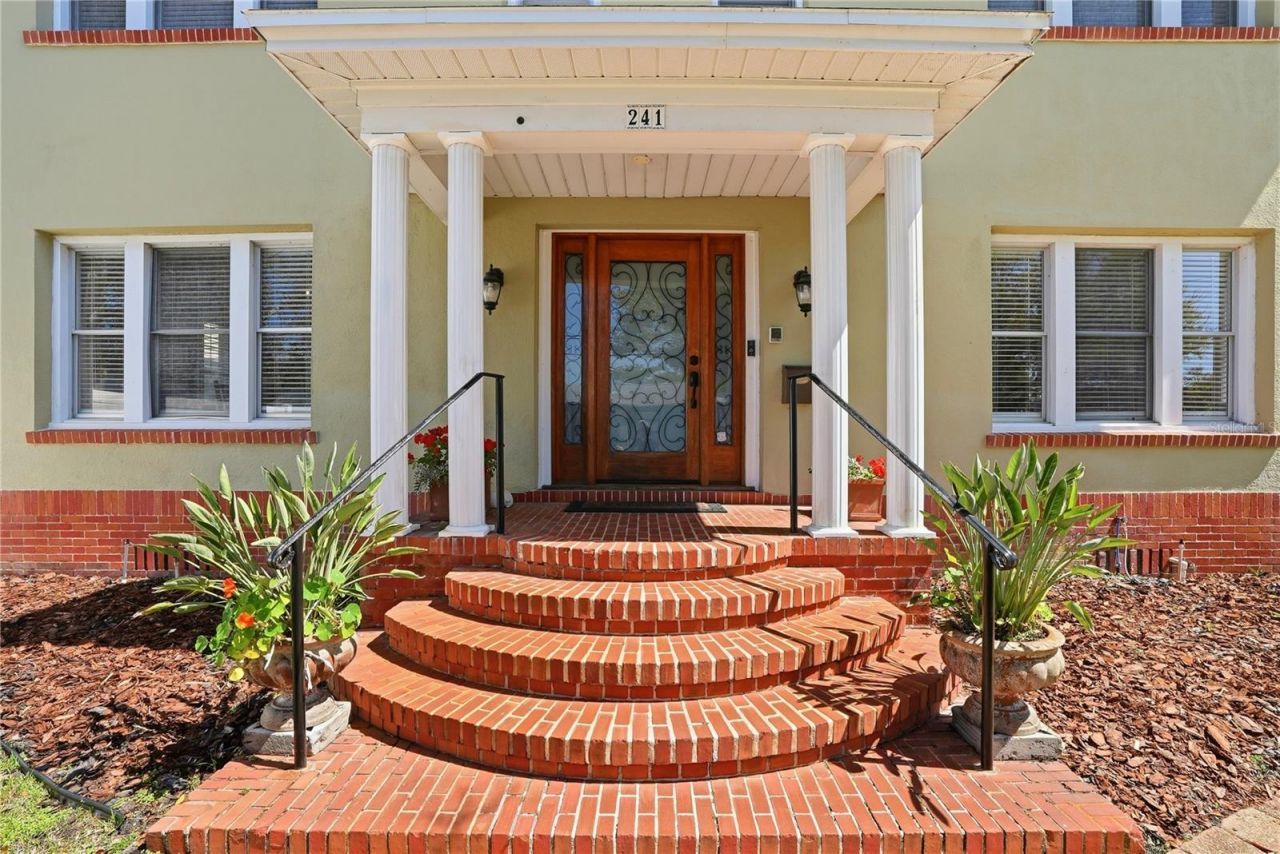 241 72nd Street N, Saint Petersburg, FL 33710 Photo