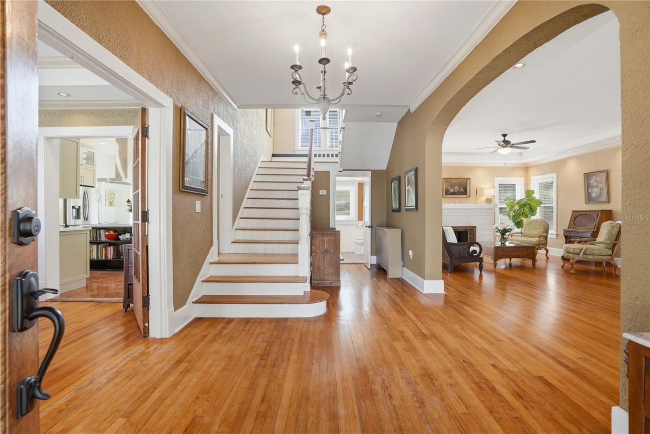 241 72nd Street N, Saint Petersburg, FL 33710 Photo