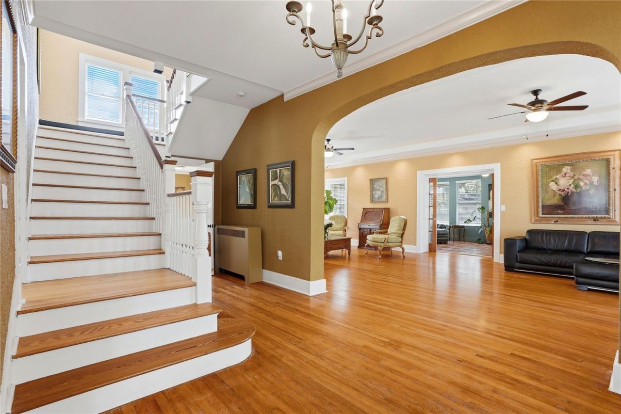 241 72nd Street N, Saint Petersburg, FL 33710 Photo