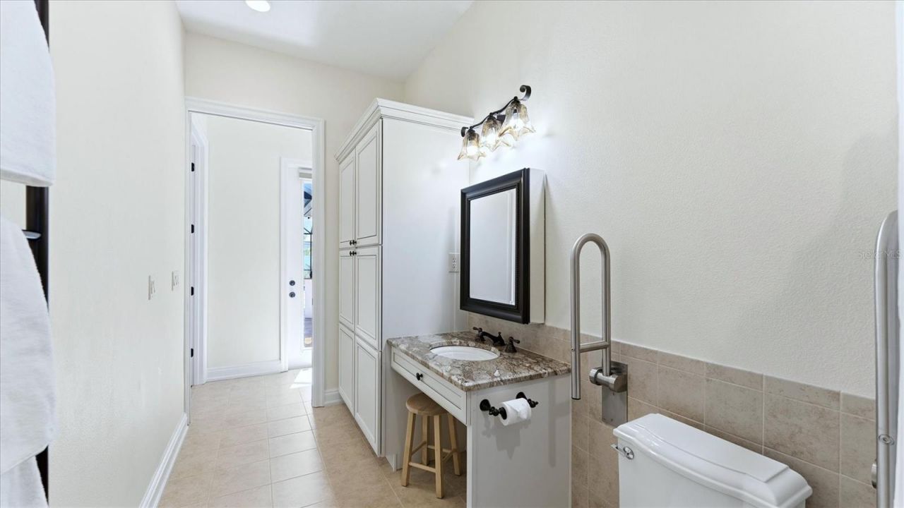 2625 Colony Terrace, Sarasota, FL 34239 Photo