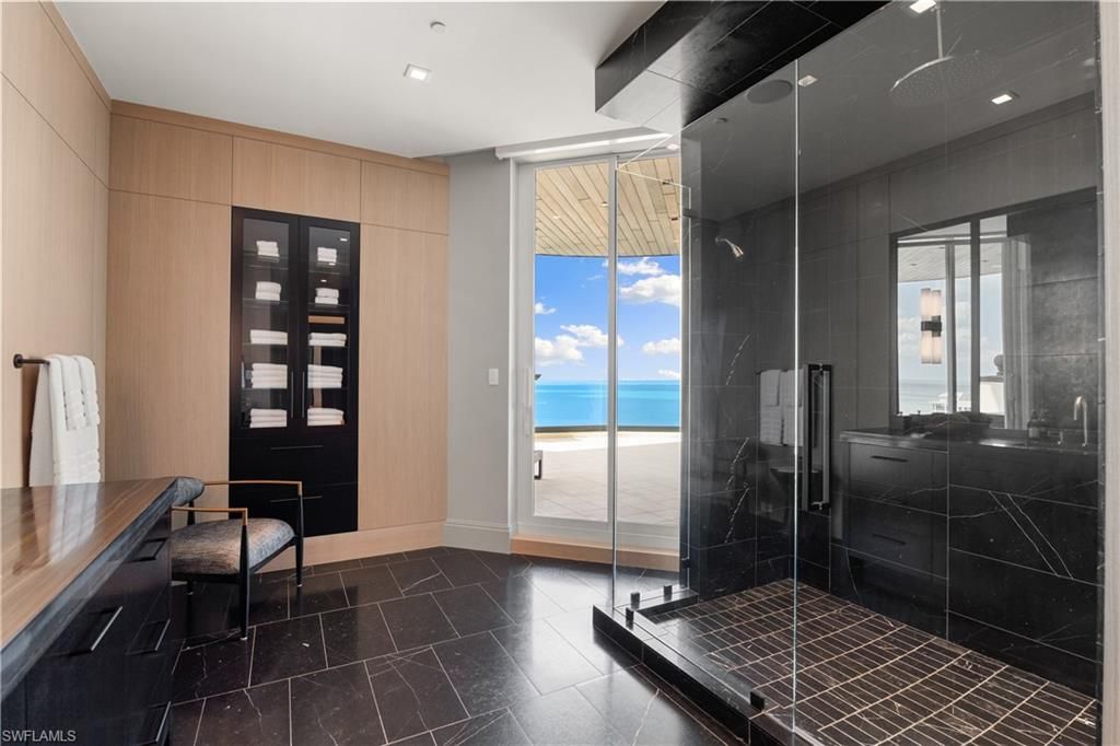 81 Seagate Dr , Unit PH20, Naples, FL 34103 Photo