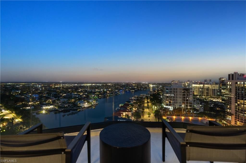 81 Seagate Dr , Unit PH20, Naples, FL 34103 Photo