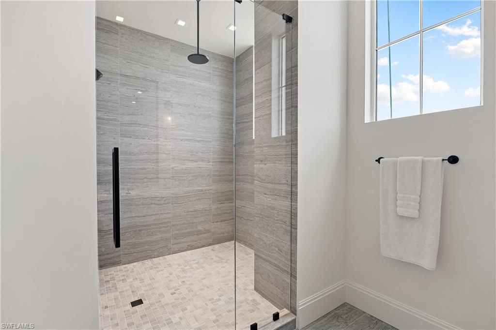 81 Seagate Dr , Unit PH20, Naples, FL 34103 Photo