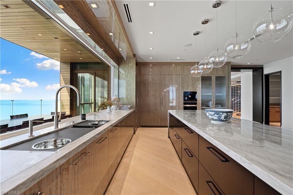 81 Seagate Dr , Unit PH20, Naples, FL 34103 Photo