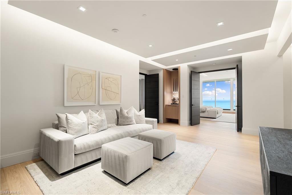 81 Seagate Dr , Unit PH20, Naples, FL 34103 Photo