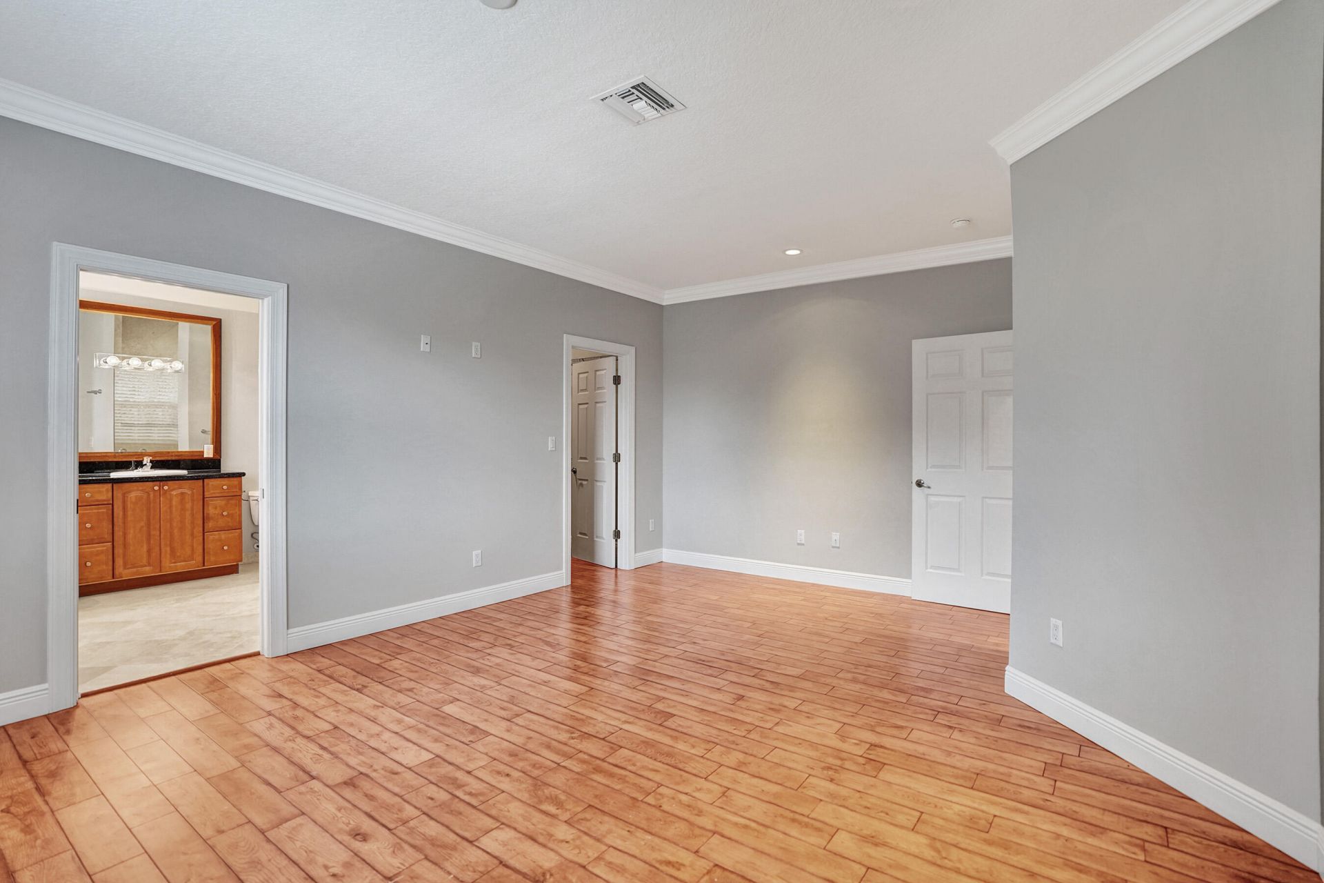 850 SW 11th Court, Unit 850, Fort Lauderdale, FL 33315 Photo