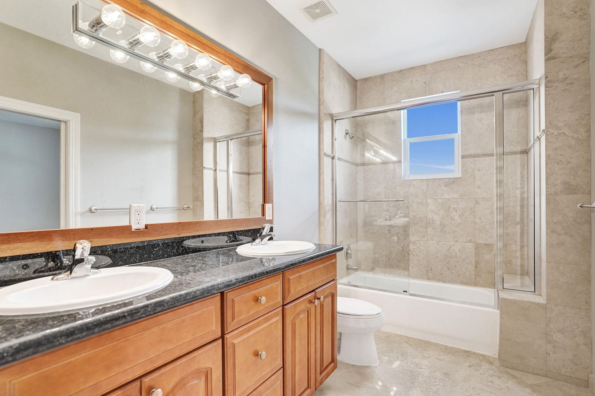 850 SW 11th Court, Unit 850, Fort Lauderdale, FL 33315 Photo