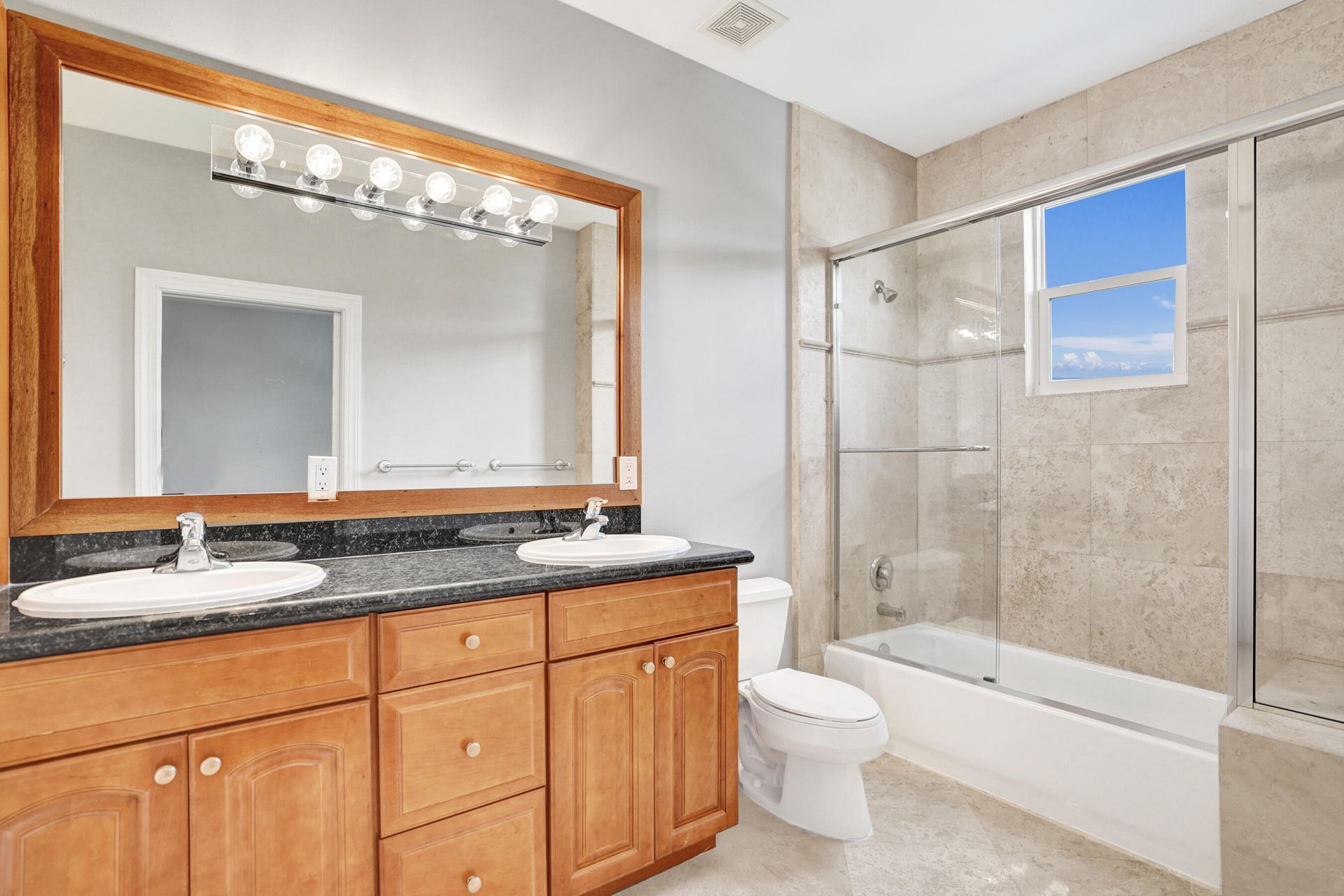 850 SW 11th Court, Unit 850, Fort Lauderdale, FL 33315 Photo