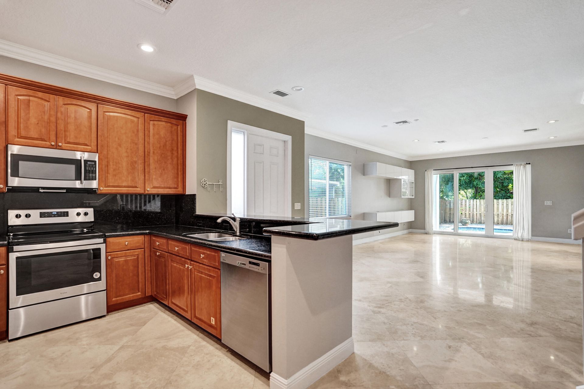 850 SW 11th Court, Unit 850, Fort Lauderdale, FL 33315 Photo