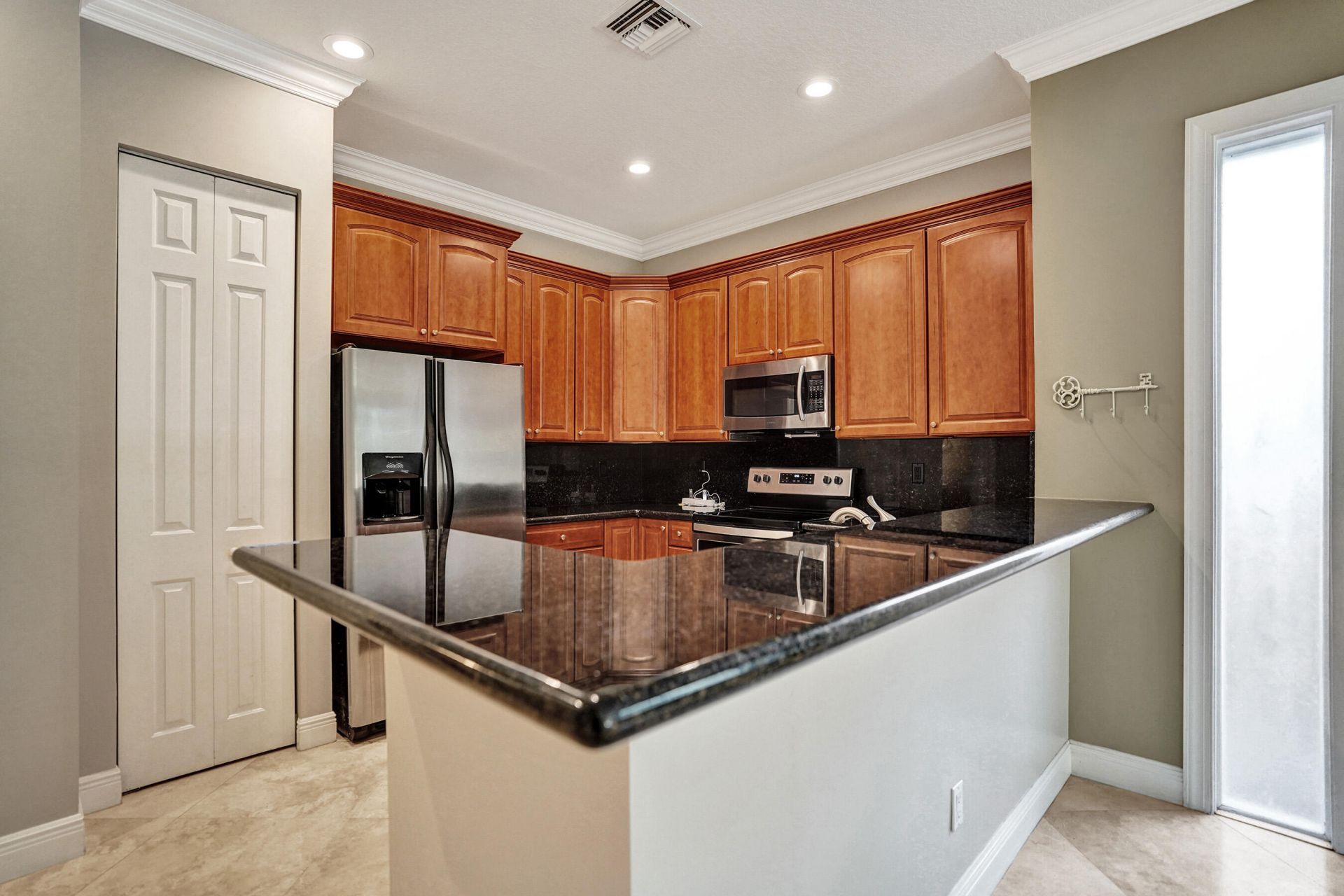 850 SW 11th Court, Unit 850, Fort Lauderdale, FL 33315 Photo