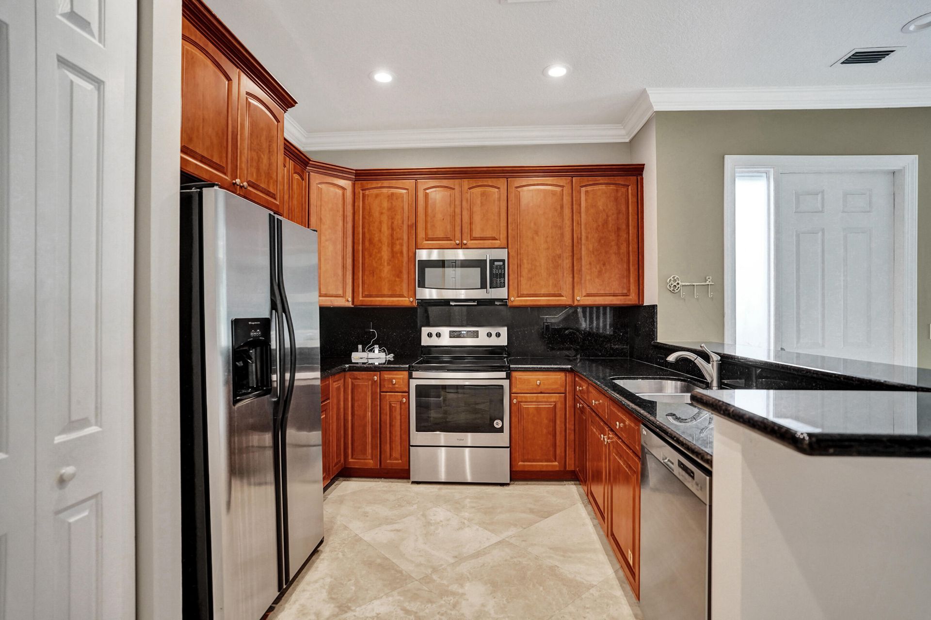 850 SW 11th Court, Unit 850, Fort Lauderdale, FL 33315 Photo