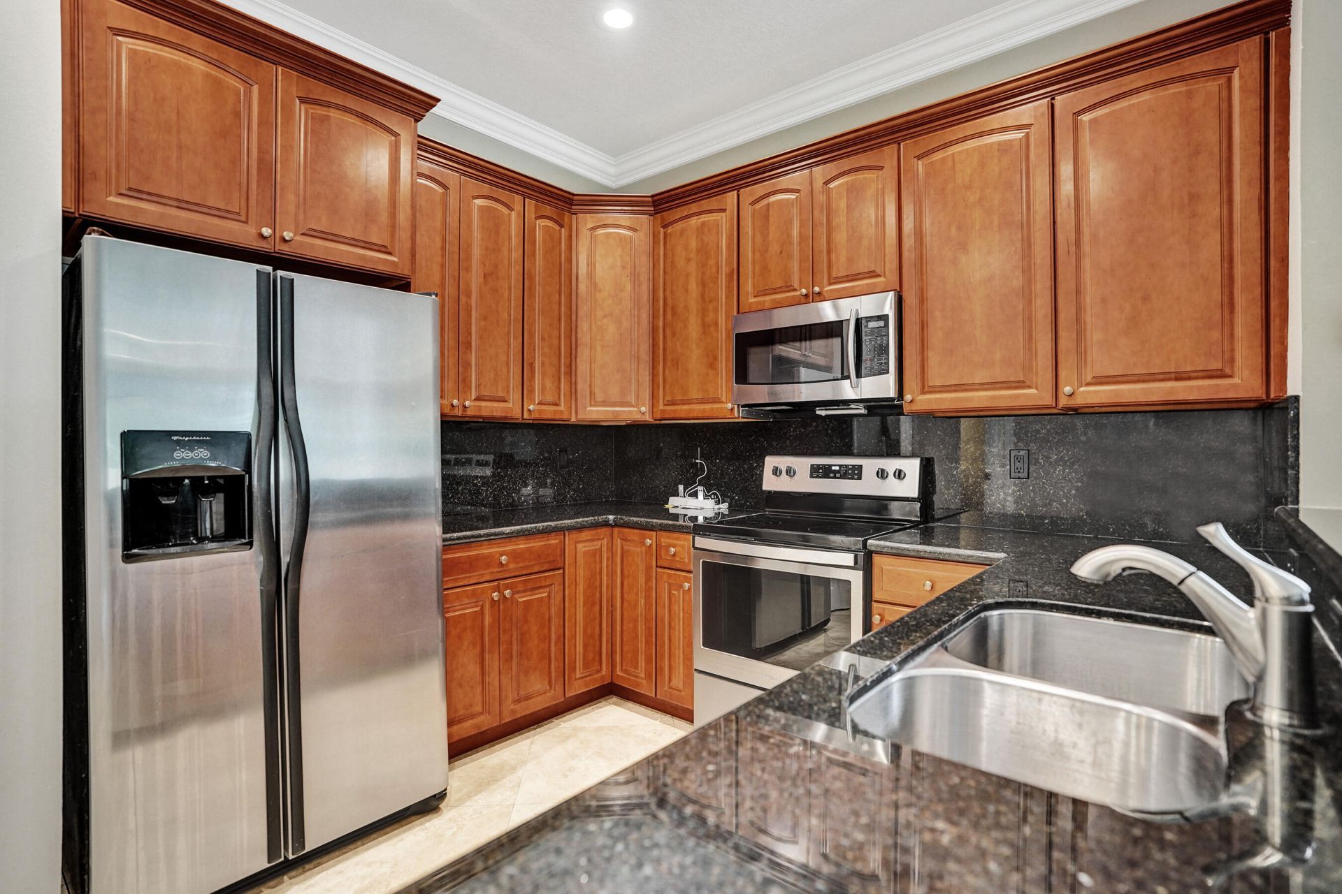 850 SW 11th Court, Unit 850, Fort Lauderdale, FL 33315 Photo