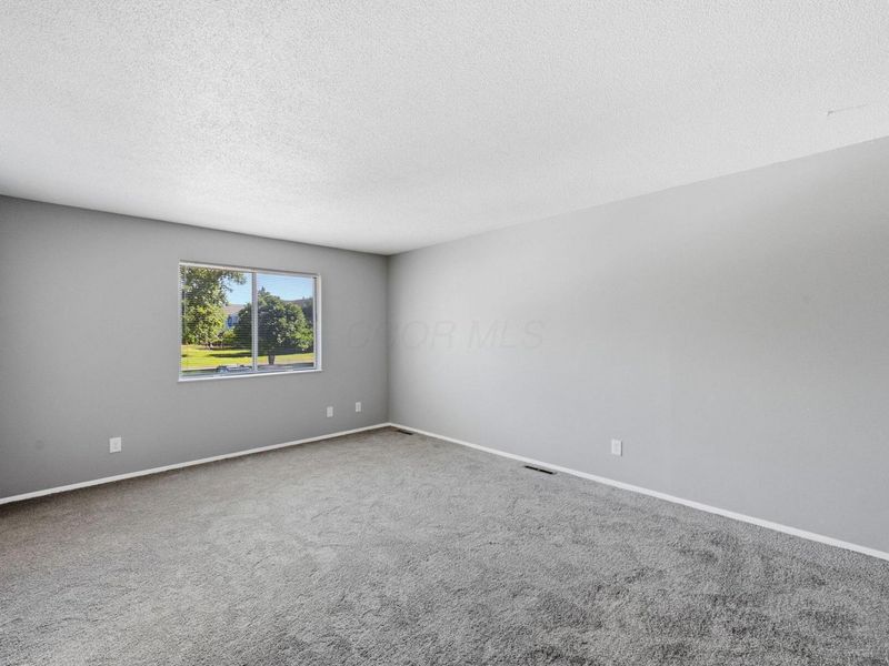 86 Stornoway Drive W, Columbus, OH 43213 Photo 13