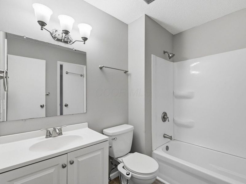 86 Stornoway Drive W, Columbus, OH 43213 Photo 14