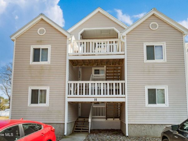 89 Country Club Drive, Unit Apt H2, Minnesott Beach, NC 28510