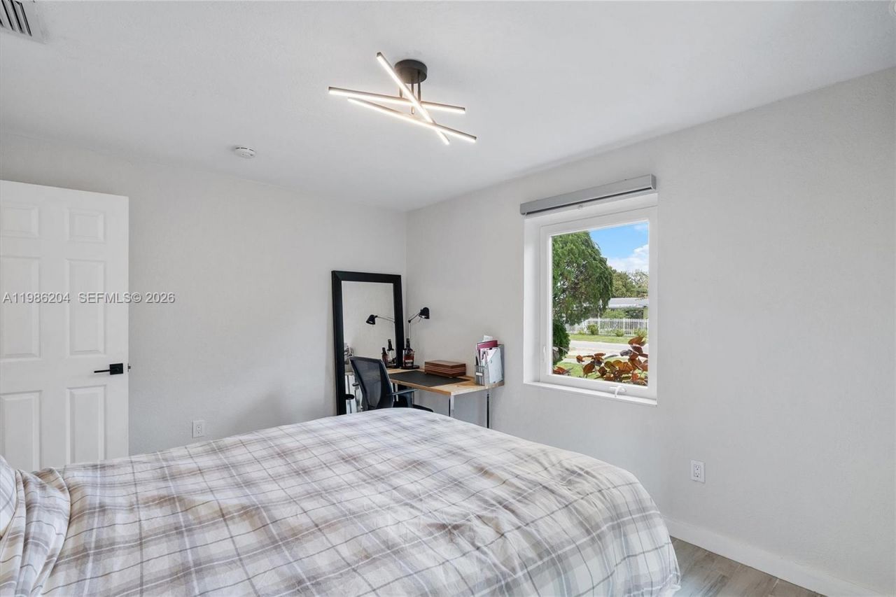 74 NW 117th St , Miami, FL 33168 Photo