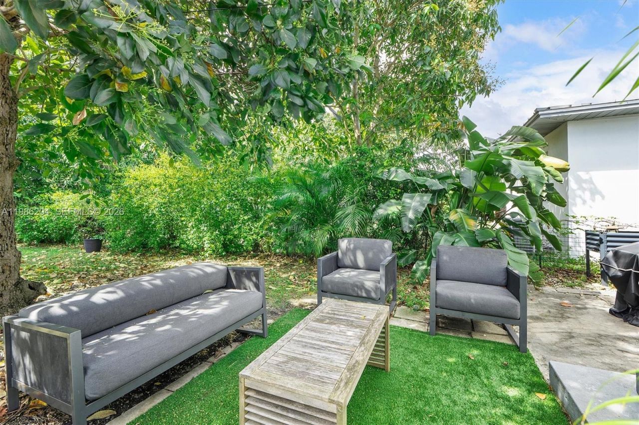 74 NW 117th St , Miami, FL 33168 Photo