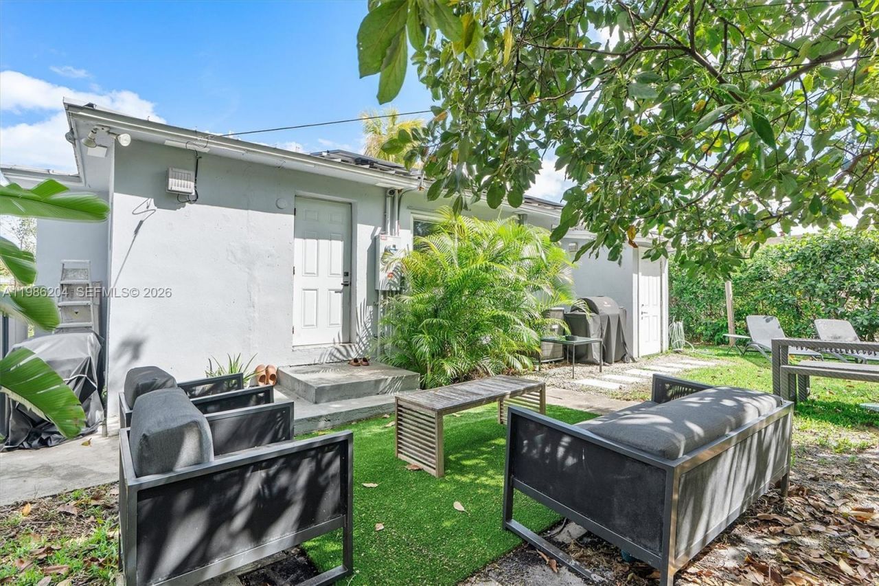 74 NW 117th St , Miami, FL 33168 Photo