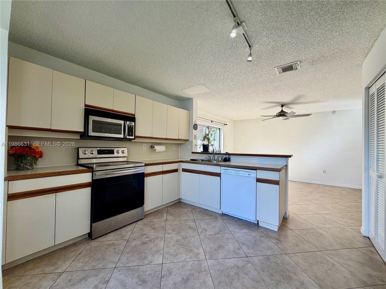12619 NW 11th Pl, Sunrise, FL 33323 Photo