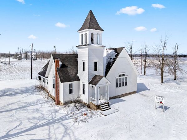 1200 Meridian Line Road, Johannesburg, MI 49751