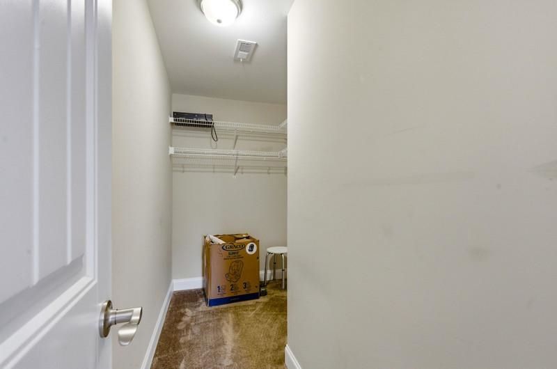 401 Rustic Ct. Photo 11