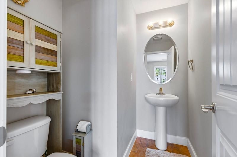 401 Rustic Ct. Photo 13