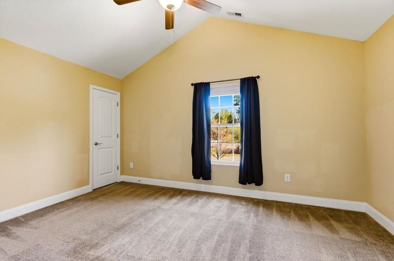 401 Rustic Ct. Photo 28