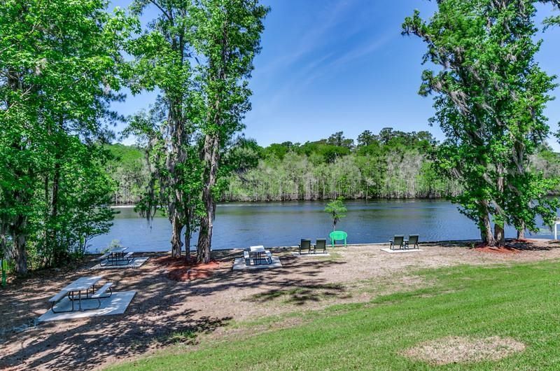 401 Rustic Ct. Photo 32