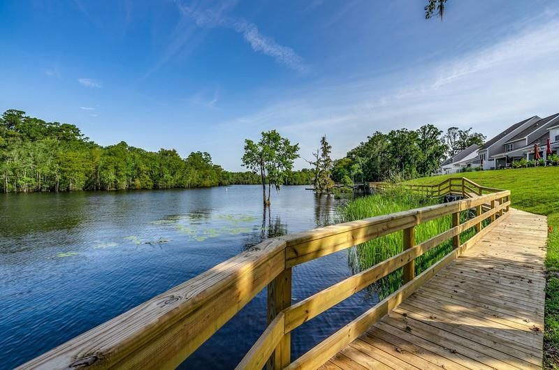 401 Rustic Ct. Photo 37