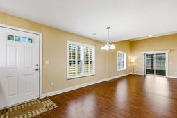 401 Rustic Ct. photo 4