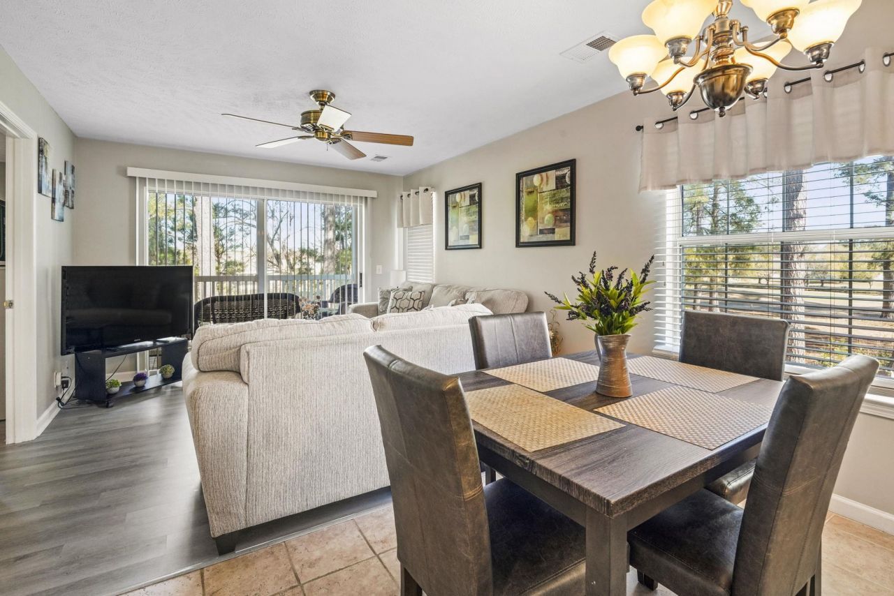 685 Tupelo Ln. Photo 12