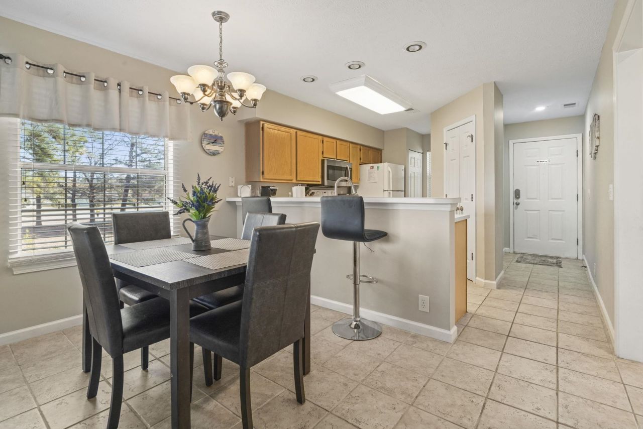 685 Tupelo Ln. Photo 13