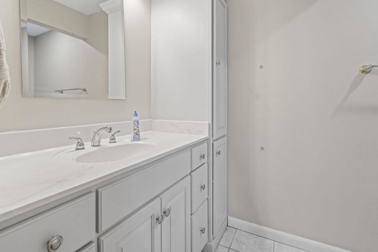 685 Tupelo Ln. Photo 26