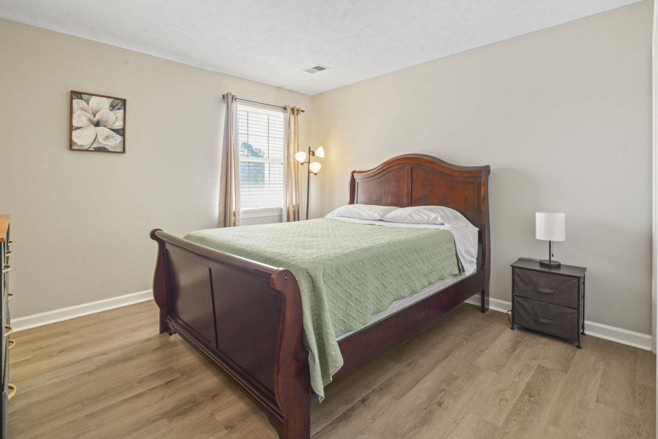 685 Tupelo Ln. Photo 29