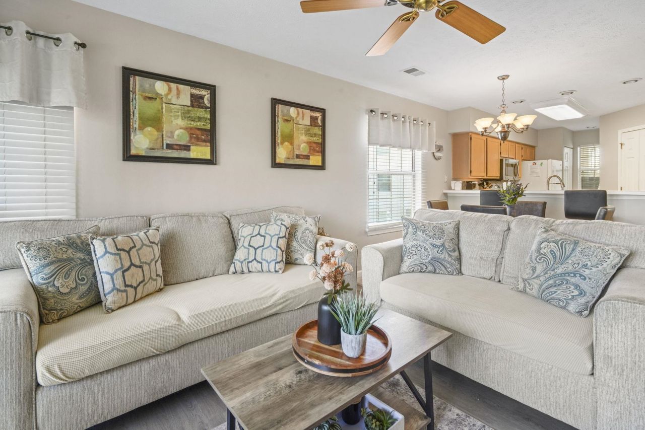 685 Tupelo Ln. Photo 32