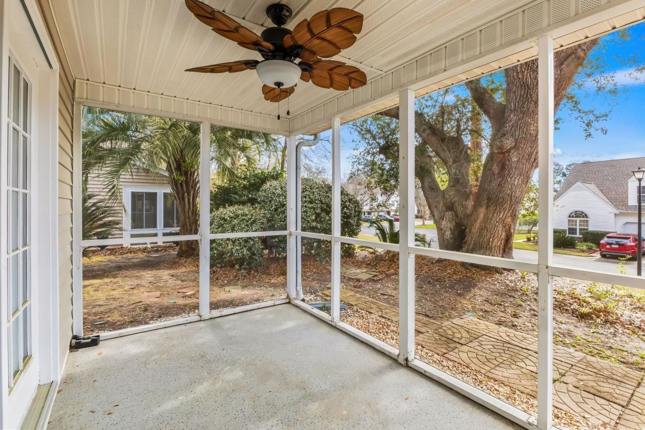 63 Pembroke Ln. Photo 18