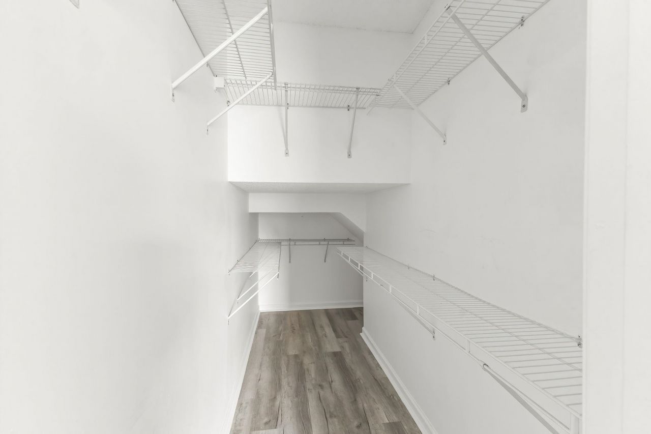 63 Pembroke Ln. Photo 28